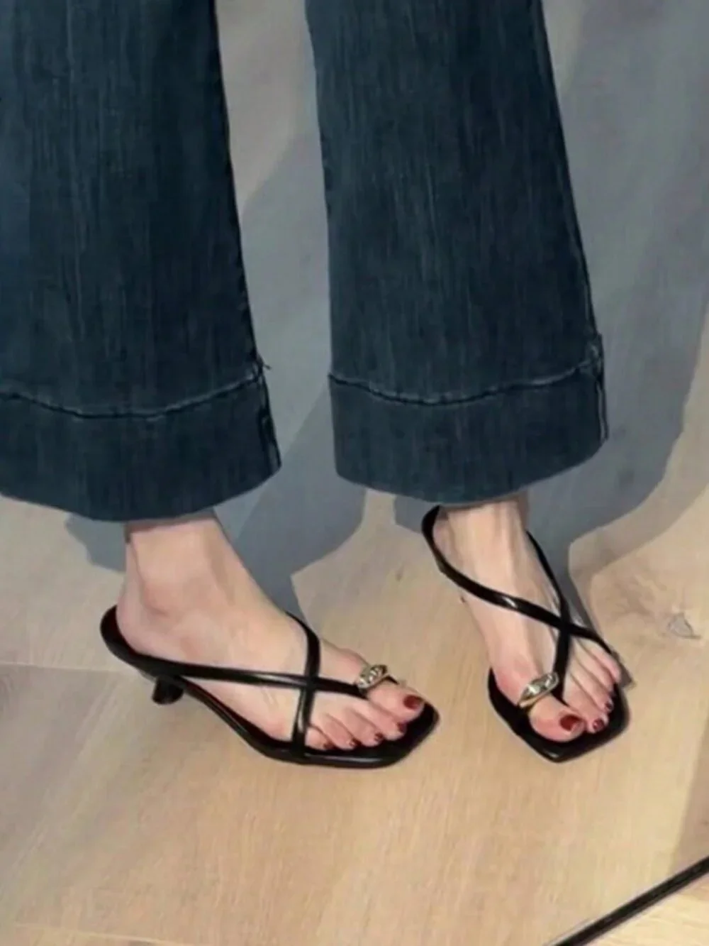 Black Basic Women's Minimalist Sandal Heels